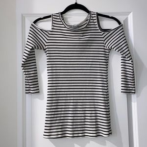 Long sleeve shirt, size small. Worn, no stains no holes no marks.